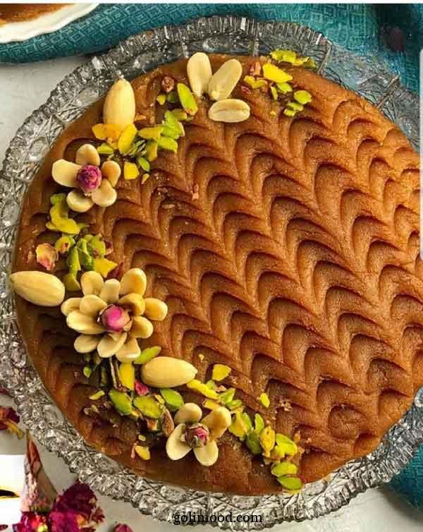 تزیین حلوا با گل محمدی