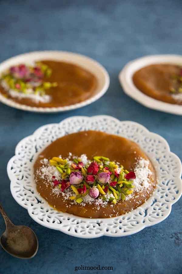 تزیین حلوا با گل محمدی