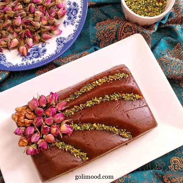 تزیین حلوا با گل محمدی