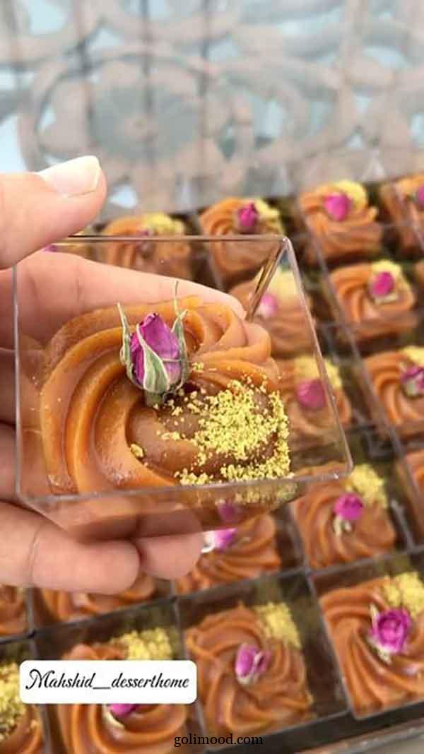 تزیین حلوا با گل محمدی