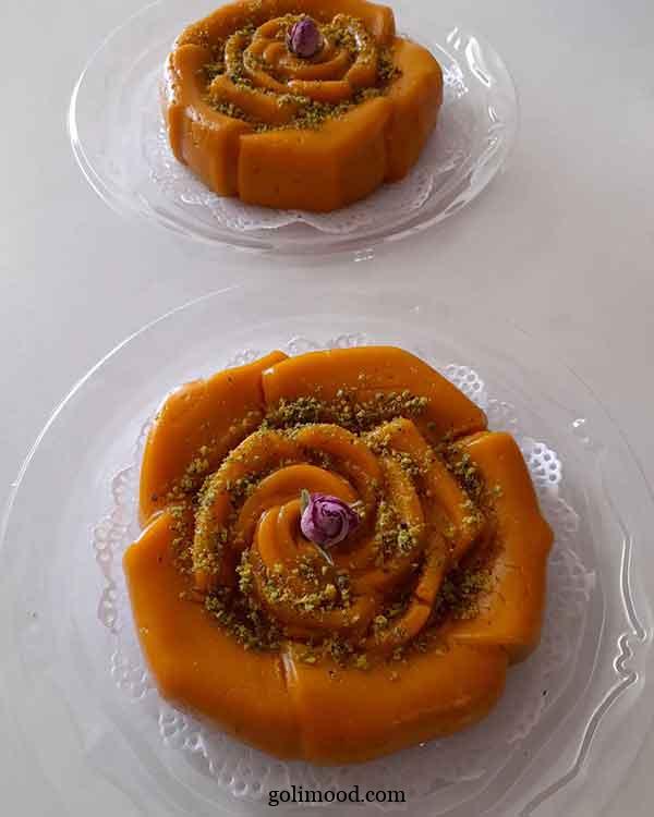 تزیین حلوا با گل محمدی
