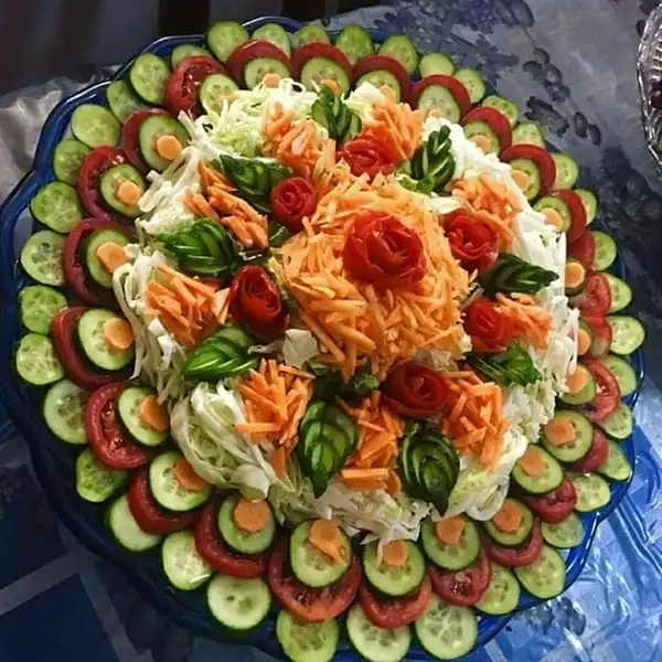 تزیین سالاد برای مهمانی