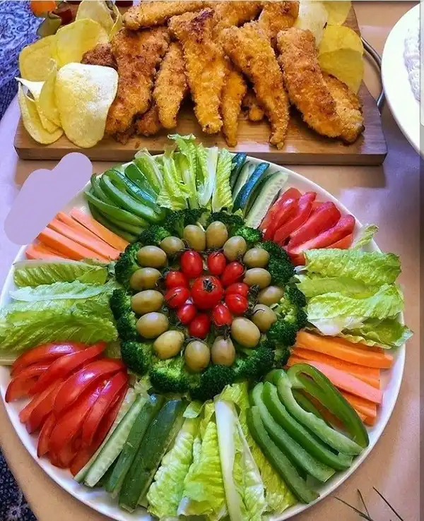 تزیین سالاد برای مهمانی