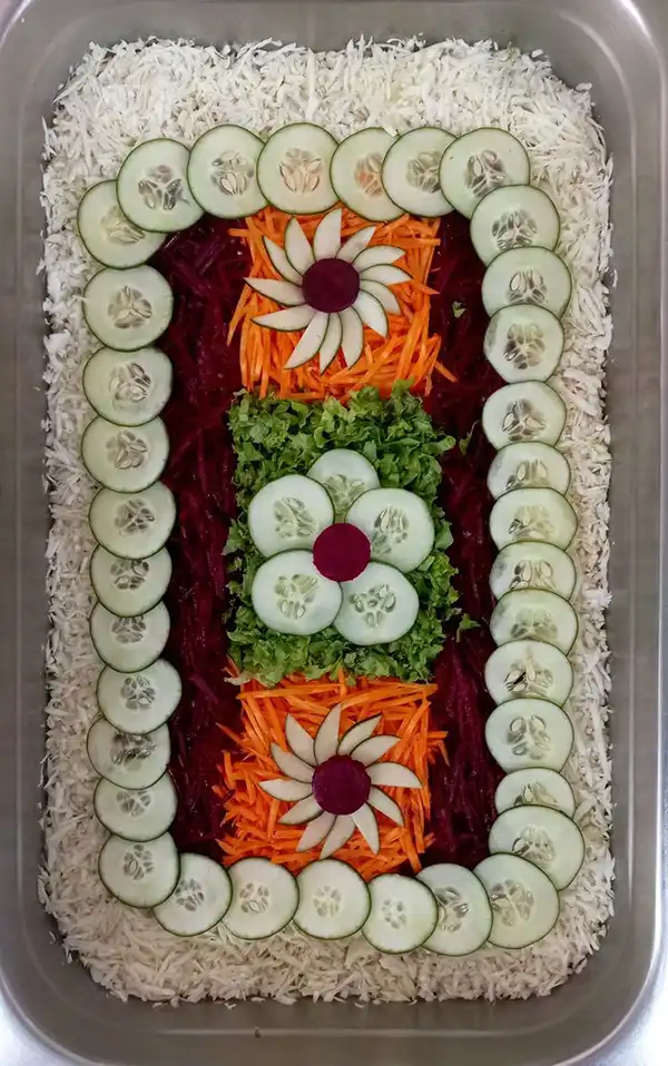 تزیین سالاد برای مهمانی