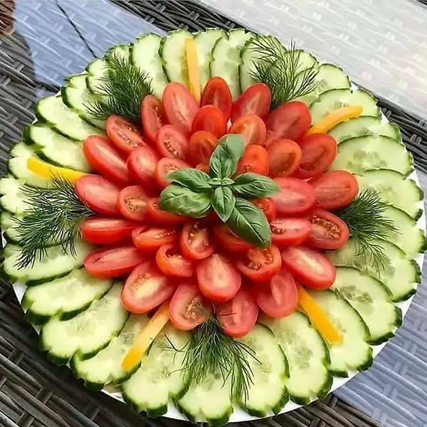 تزیین سالاد برای مهمانی