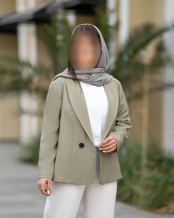 مانتو کتی جدید با طرح ساده؛ 30 نمونه استایل کلاسیک و همواره به‌روز بی‌نظیر