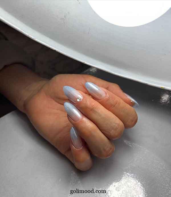 طرح ناخن شیک کرومی: 25 ایده که همه نگاه‌ها را جذب می‌کند! افکت نقره‌ای و طلایی