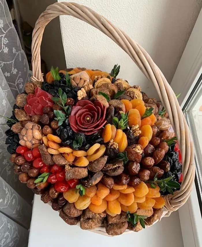 باکس شب یلدا برای عروس | ۵۵ مدل هدیهای سلطنتی برای بدرقه پاییز و آغاز عشقی ابدی