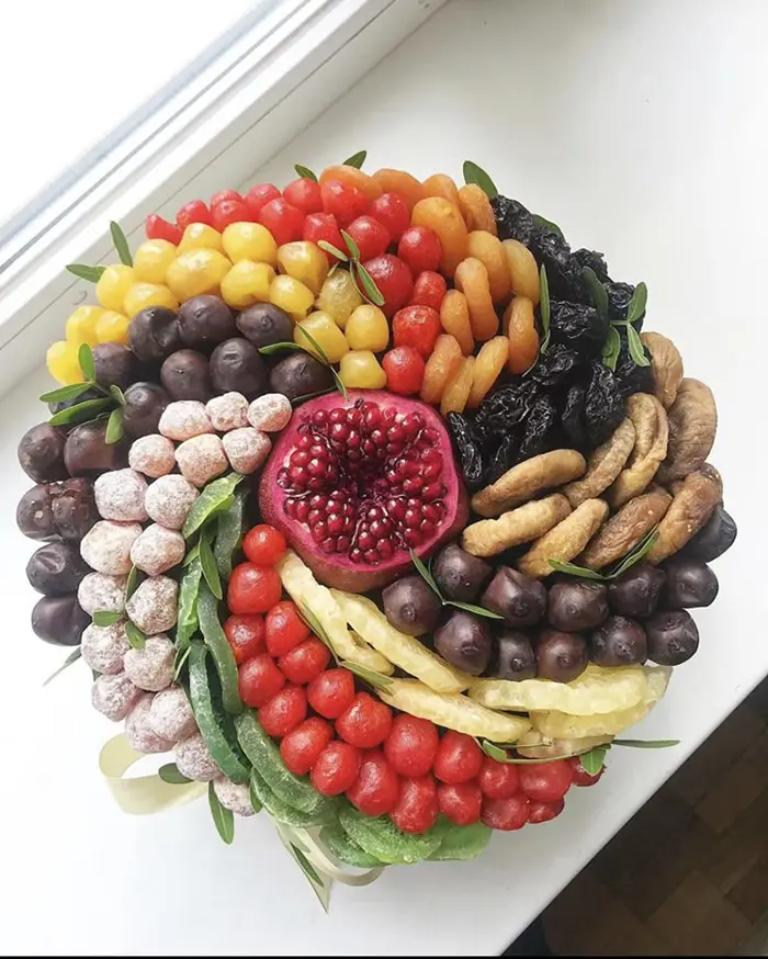 باکس شب یلدا برای عروس | ۵۵ مدل هدیهای سلطنتی برای بدرقه پاییز و آغاز عشقی ابدی