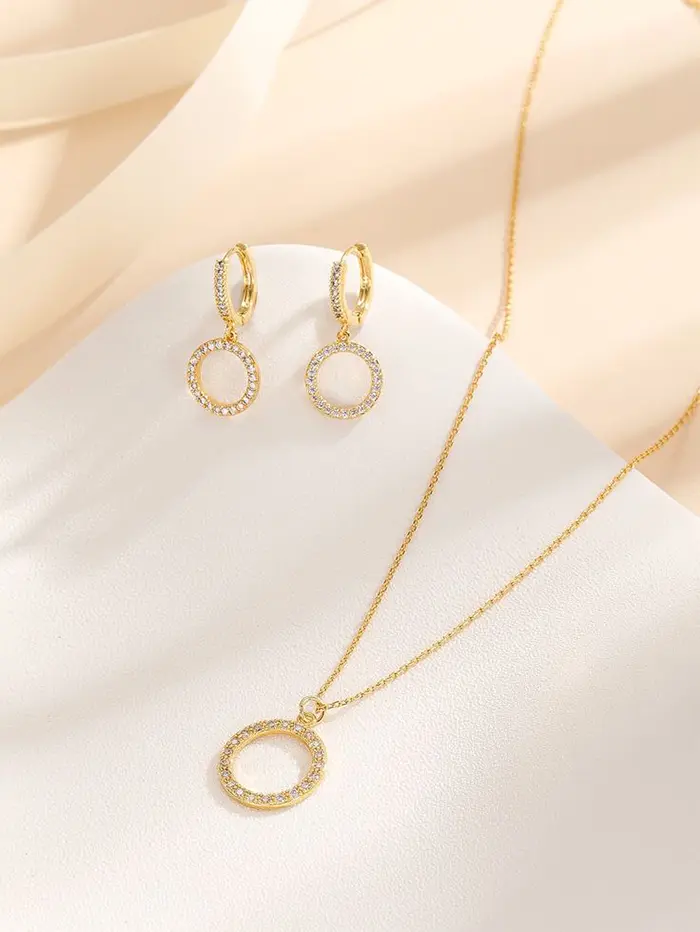 مدل سرویس طلا جدید ظریف | ۵۵ طرح مدرن و درخشش چشمنواز برای مجالس خاص