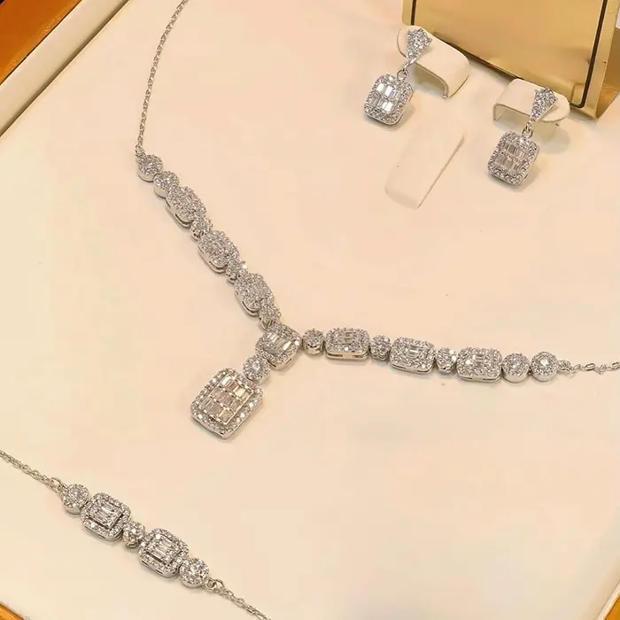 مدل سرویس طلا جدید ظریف | ۵۵ طرح مدرن و درخشش چشمنواز برای مجالس خاص