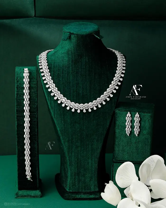 مدل سرویس طلا جدید ظریف | ۵۵ طرح مدرن و درخشش چشمنواز برای مجالس خاص