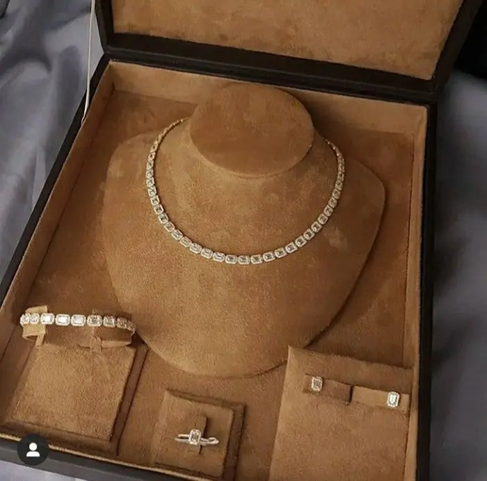 مدل سرویس طلا جدید ظریف | ۵۵ طرح مدرن و درخشش چشمنواز برای مجالس خاص