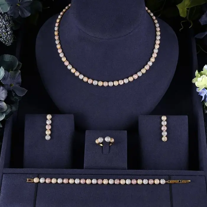 مدل سرویس طلا جدید ظریف | ۵۵ طرح مدرن و درخشش چشمنواز برای مجالس خاص