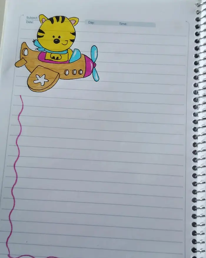 نقاشی ساده کودکانه برای حاشیه دفتر؛ فانتزی طراحی که در میان دانشآموزان محبوب شد!