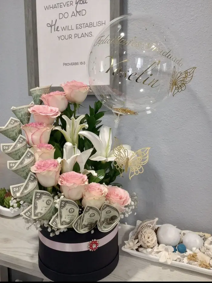 تزیین باکس گل با پول؛ ترکیب لوکس گل و اسکناس؛ جدیدترین ترند هدیههای لاکچری!