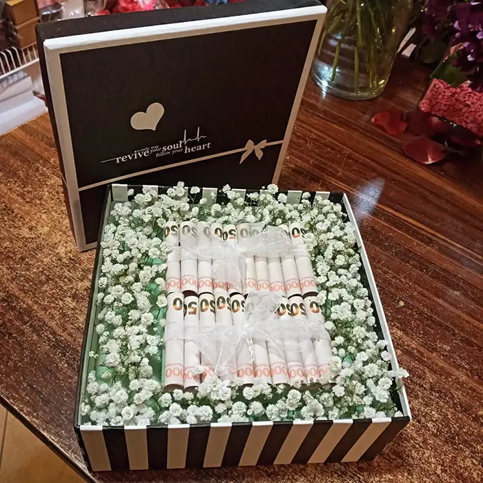 تزیین باکس گل با پول؛ ترکیب لوکس گل و اسکناس؛ جدیدترین ترند هدیههای لاکچری!