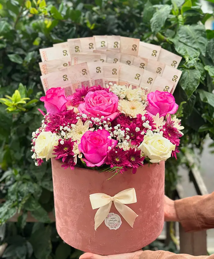 تزیین باکس گل با پول؛ ترکیب لوکس گل و اسکناس؛ جدیدترین ترند هدیههای لاکچری!