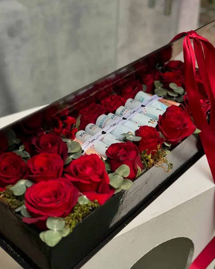 تزیین باکس گل با پول؛ ترکیب لوکس گل و اسکناس؛ جدیدترین ترند هدیههای لاکچری!