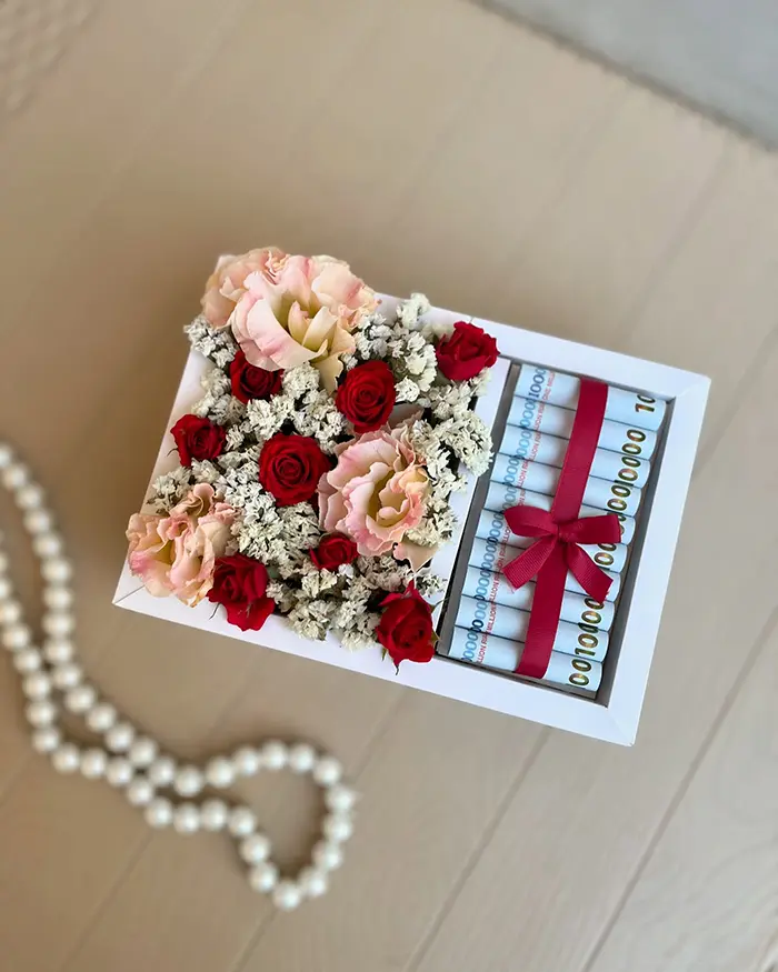 تزیین باکس گل با پول؛ ترکیب لوکس گل و اسکناس؛ جدیدترین ترند هدیههای لاکچری!